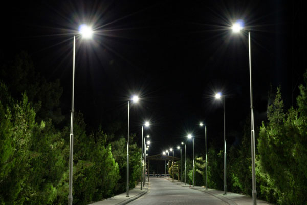 ಸ್ವಲ್ಪ ತಿಳ್ಕೊಳಿ | ಏಷ್ಯಾದಲ್ಲೇ ಫಸ್ಟ್ ಟೈಮ್ ವಿದ್ಯುತ್ ಬೀದಿ ದೀಪಗಳು ಜಗಮಗಿಸಿದ್ದು ಎಲ್ಲಿ ಗೊತ್ತಾ?